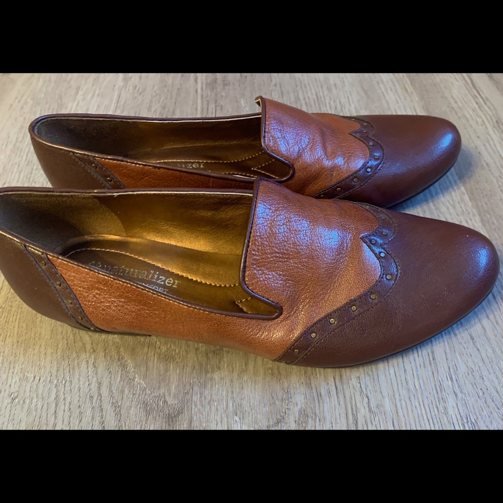 Two tone brown Naturalizer loafers